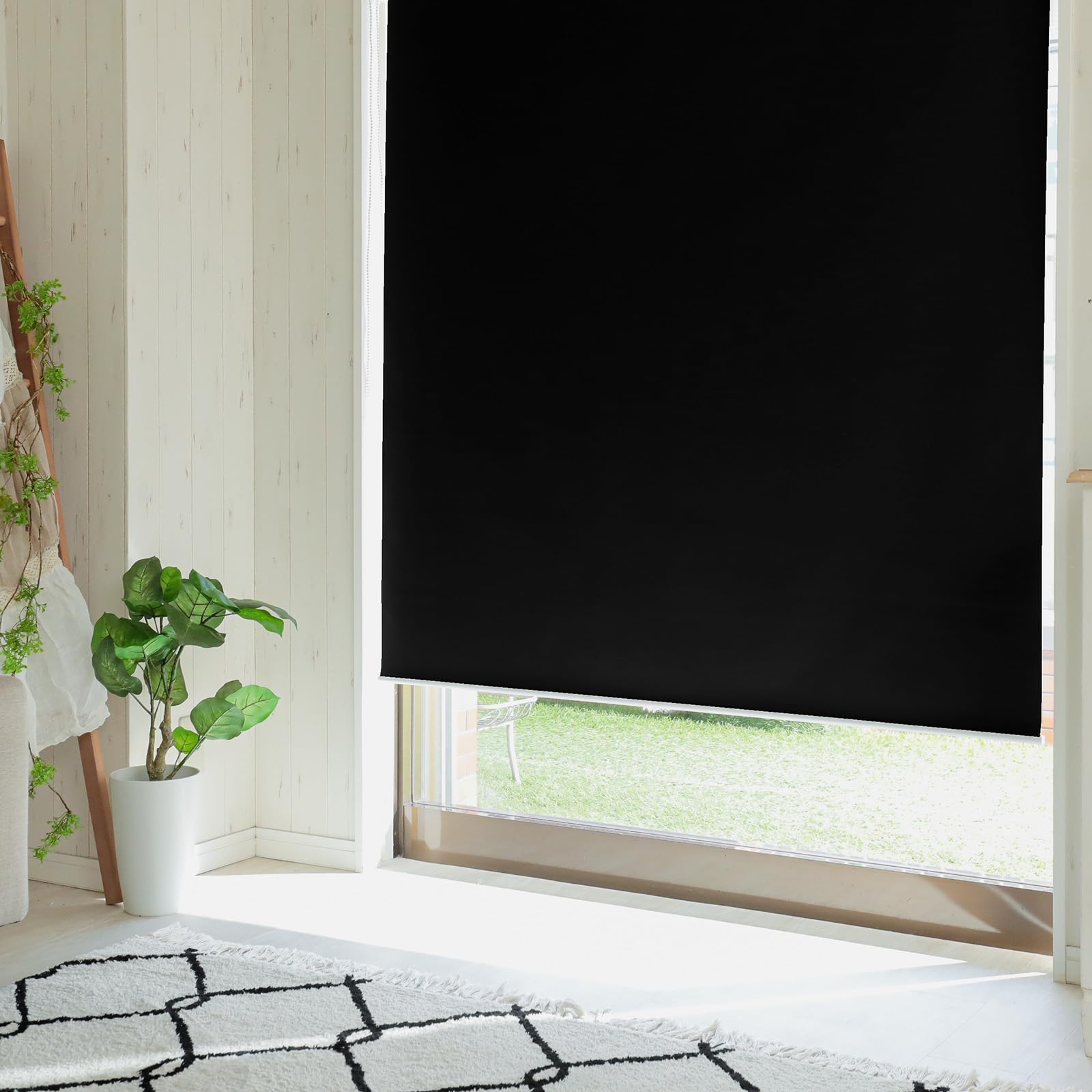 Amazon｜グラムスタイル ロールスクリーン 幅180cm 丈220cm ブラック